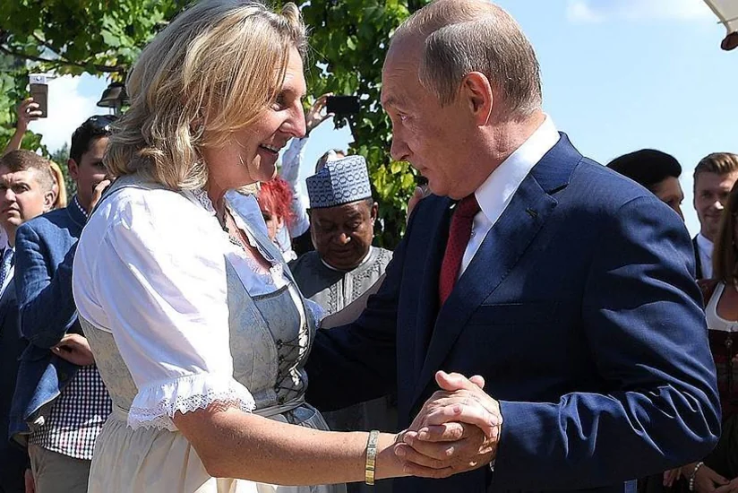 Avstriyanın XİN rəhbəri Putinlə ilk görüşündən danışıb