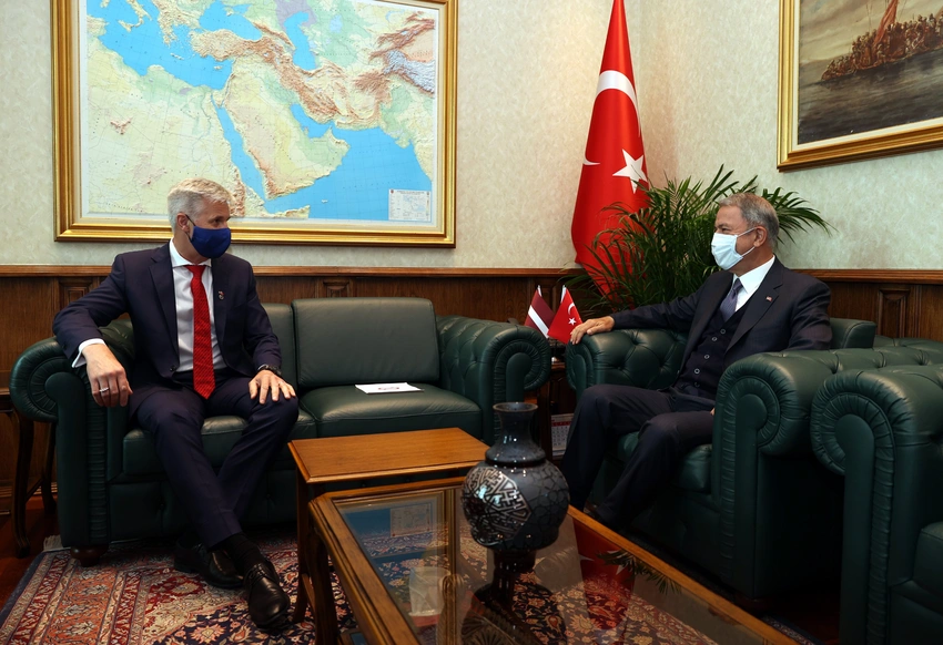 Türkiyə və Latviyanın müdafiə nazirləri Azərbaycanın təhlükəsizliyindən danışıblar