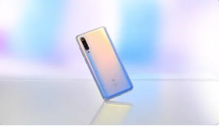 Xiaomi yeni flaqman smartfonunu təqdim edib