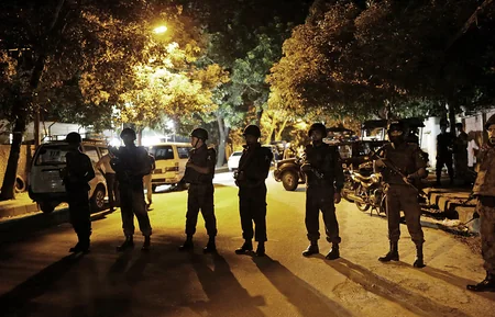 Banqladeşdə girovların azad edilməsi üzrə əməliyyat başa çatıb, terrorçuların hamısı öldürülüb - YENİLƏNİB-4 - FOTO
