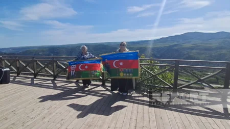 Sumqayıtda yaşayan bir qrup şəhid ailəsi və Vətən müharibəsi qaziləri Laçına səfər ediblər