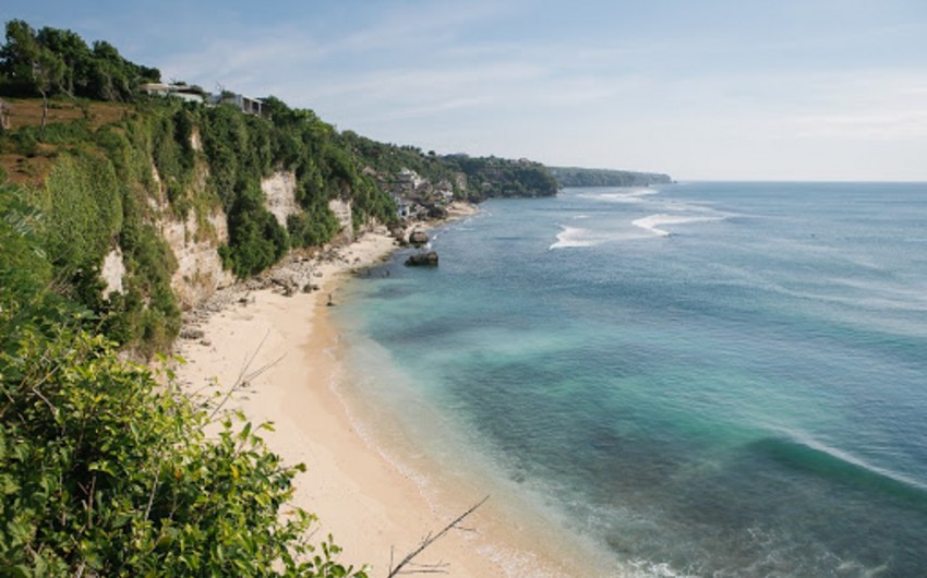 Bali adası turistlərin üzünə açılır