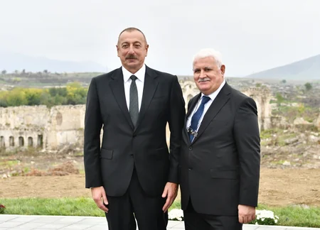 Prezident Füzuli rayon ictimaiyyətinin nümayəndələri ilə görüşüb - TAM MƏTN