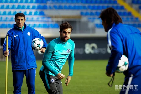 İngiltərənin Çelsi komandası Bakıda son məşqinə çıxıb