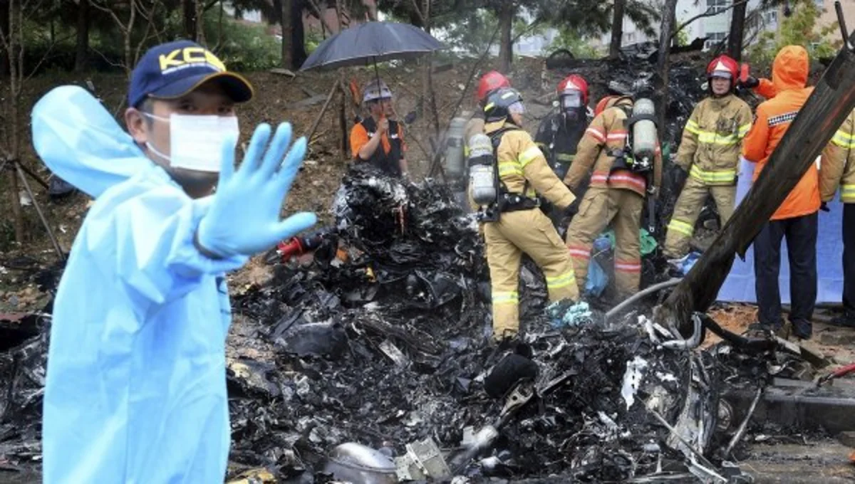 Трое пропали без вести в результате крушения вертолета в Южной Корее