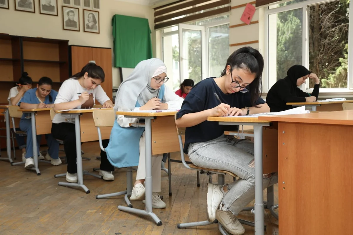 DİM builki buraxılış imtahanlarından 683 şagirdi azad edib - SİYAHI