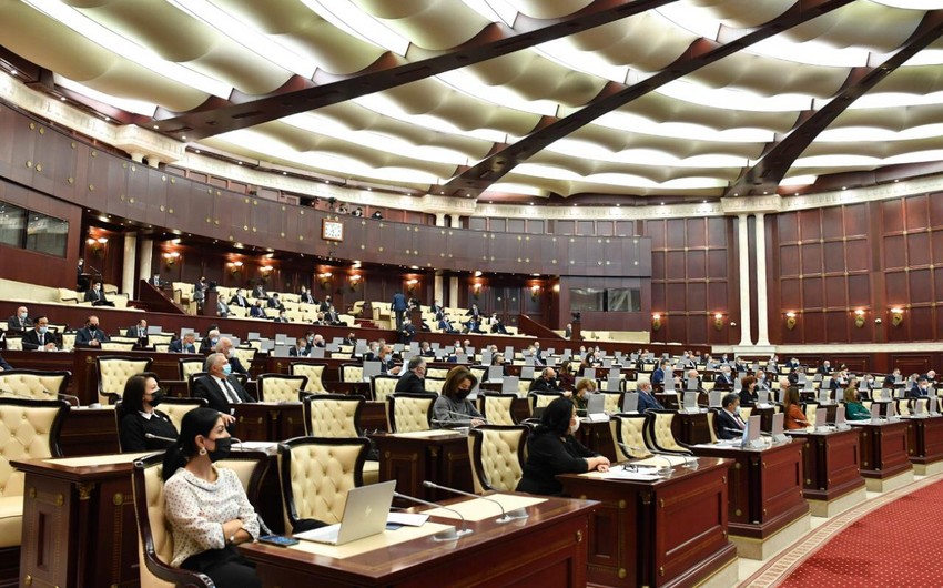 Milli Məclis dövlət büdcəsinin icrası haqqında layihəni ilk oxunuşda qəbul edib - YENİLƏNİB - 2