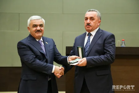 SOCAR-da dövlət təltiflərinə layiq görülmüş neftçilərə orden və medallar təqdim olunub