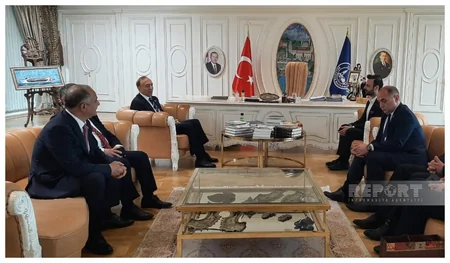 YAP nümayəndə heyəti İstanbulda Üsküdar bələdiyyəsində olub 