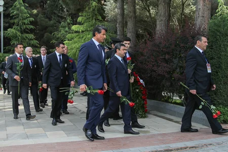 Beynəlxalq Cüdo Federasiyası rəsmiləri ümummilli lider Heydər Əliyevin məzarını ziyarət ediblər