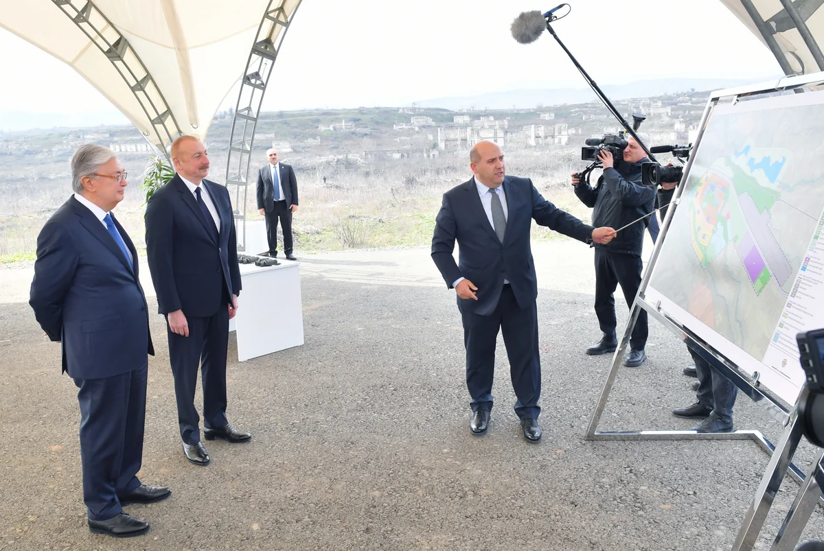 Qazaxıstan Prezidenti Füzuli şəhərinin Baş planı ilə tanış olub - YENİLƏNİB