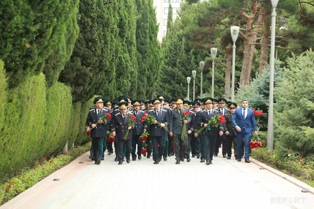 Prokurorluq işçiləri Fəxri və Şəhidlər xiyabanlarını ziyarət ediblər - FOTO