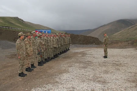 Baş Qərargah rəisi Kəlbəcərə gedib, hərbi hissələrin döyüş hazırlığını yoxlayıb
