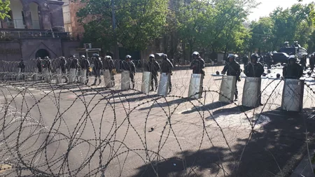 Yerevan küçələrinə tank və başqa zirehli texnikalar yeridilib