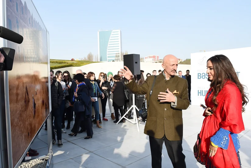 Bakıda tanınmış fotoqraf Reza Deqatinin fərdi sərgisi açılıb