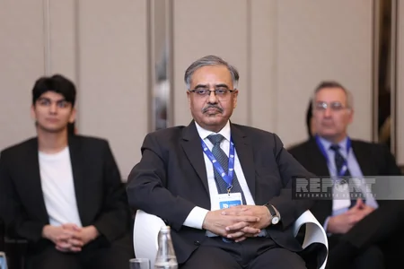 Bakı Forumunda sosial medianın cəmiyyətə müsbət və mənfi təsirləri müzakirə olunub - YENİLƏNİB