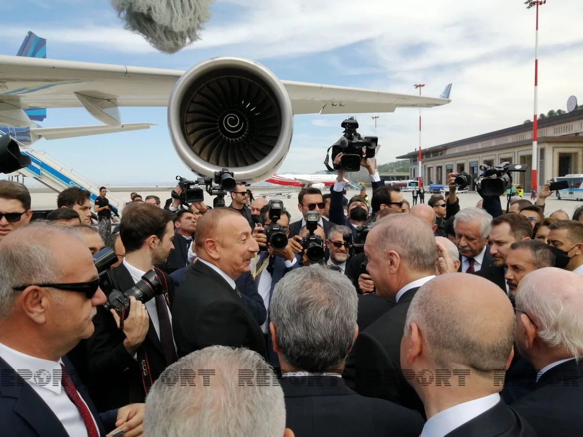 President Ilham Aliyev arrives in Turkiye