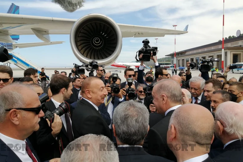 President Ilham Aliyev arrives in Turkiye
