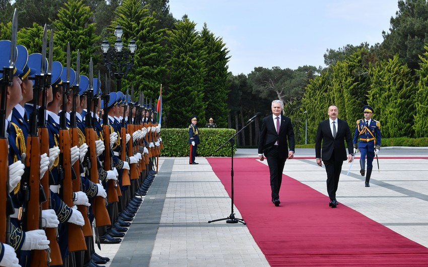 Official welcoming ceremony for Lithuanian President held in Baku