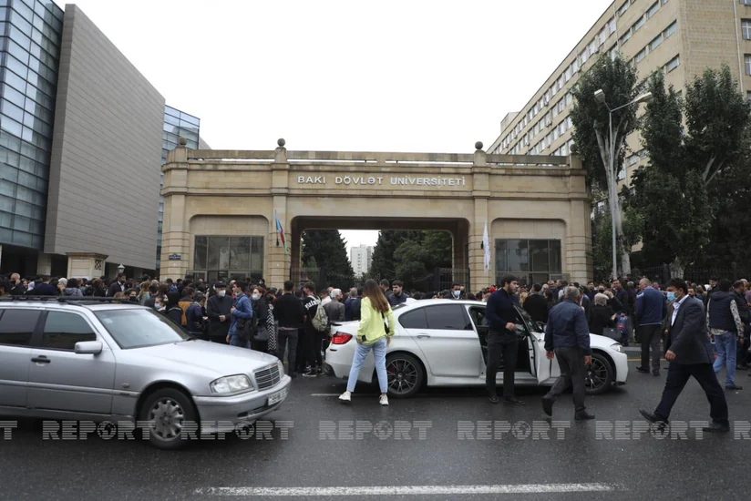 Orta məktəblərin yuxarı siniflərində və universitetlərdə dərslər başlayıb