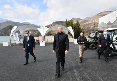 President Ilham Aliyev lays foundation stone for tourism complex in Sugovushan