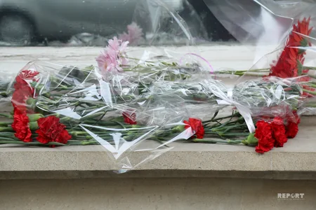 Azərbaycanda Parisdə törədilən terror aktının qurbanlarının anım mərasimi keçirilir