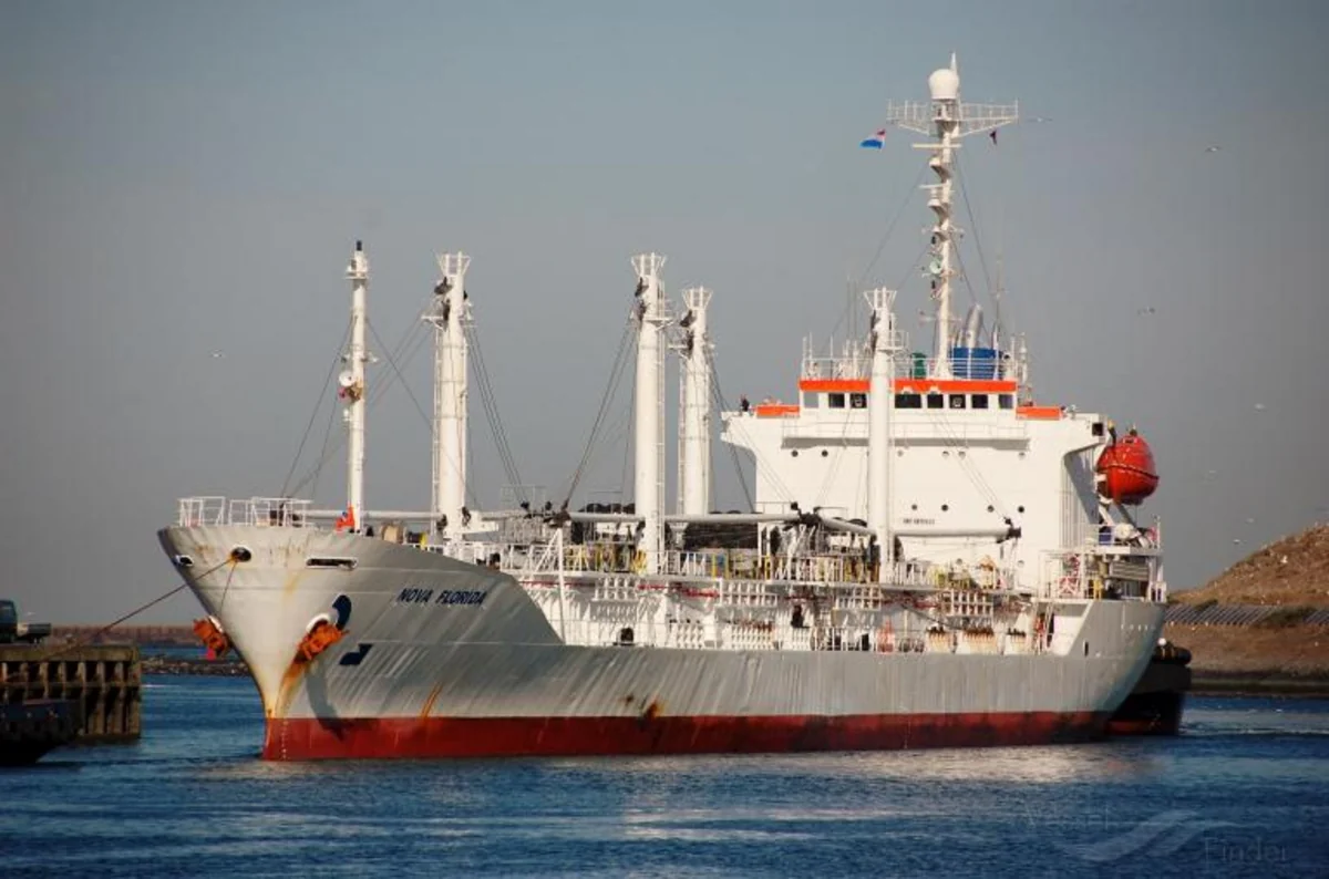 ABŞ-da onlarla insan batan gəmidən xilas edilib