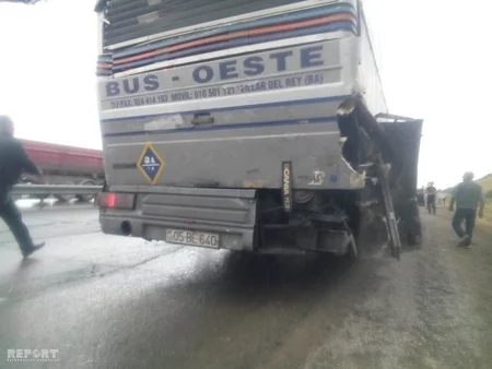Siyəzəndə sərnişin avtobusu mikroavtobusla toqquşub, xəsarət alanlar var - FOTO