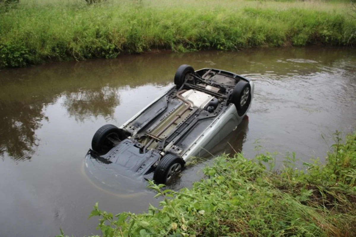 Şabranda Opel Samur-Abşeron kanalına aşıb, ölən var