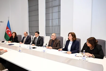 Mədəniyyət naziri Bakıda vətəndaş qəbulu keçirib