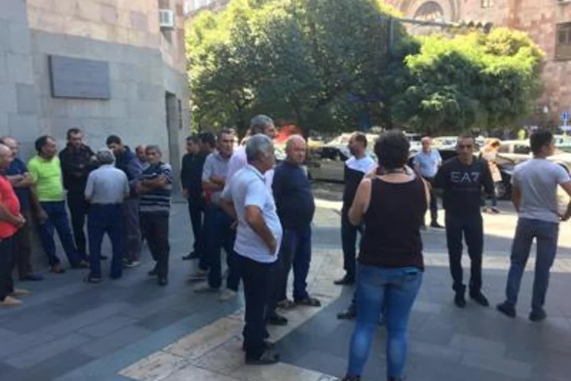 Ermənistan hökumətinin binası qarşısında aksiya keçirilir