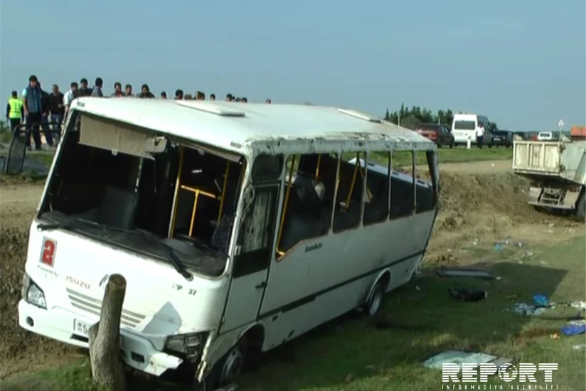 Пострадавшие в аварии в Сабирабаде 3 школьника помещены в больницу в Баку
