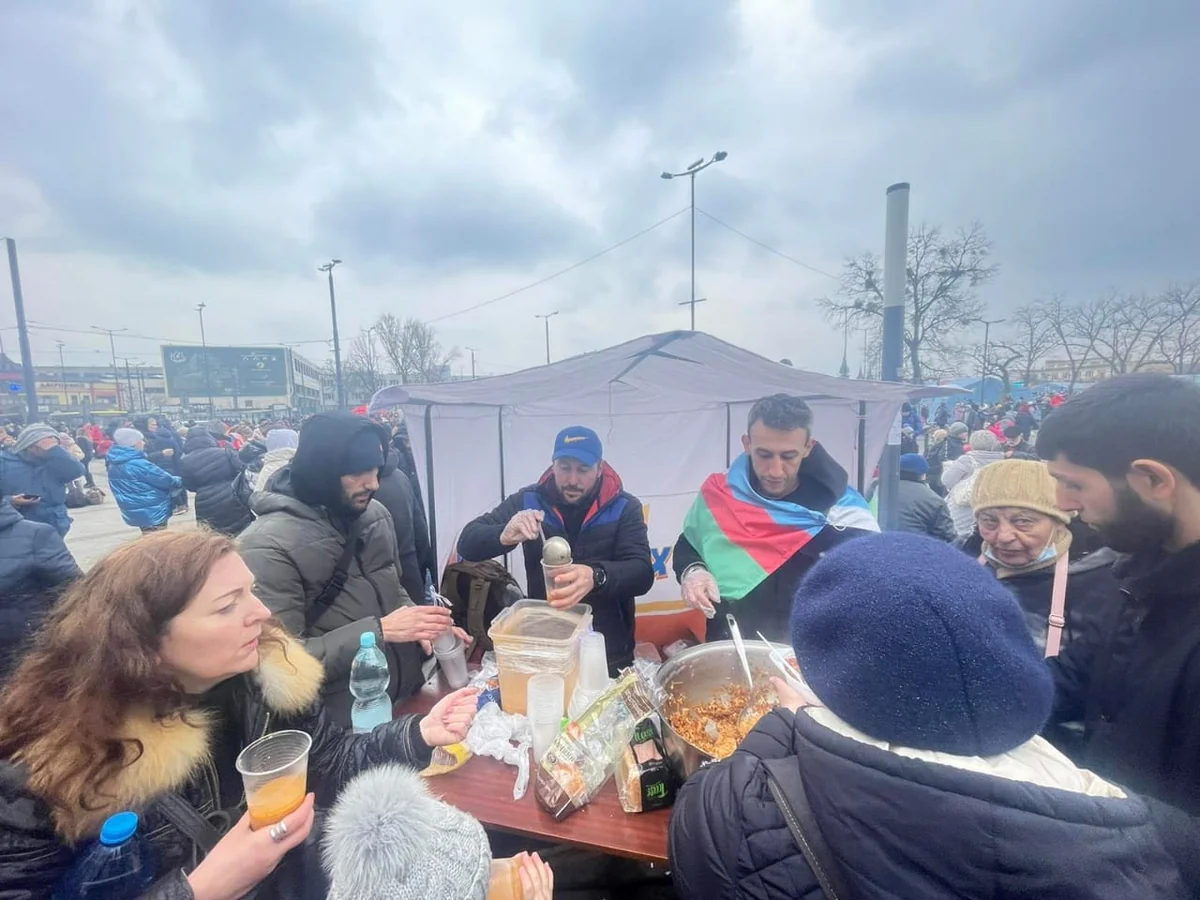 Lvovda soydaşlarımız üçün səyyar qida məntəqələri yaradılıb