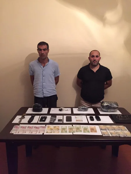 Narkotik qaçaqmalçıları DSX-nin baş leytenantına bıçaqla xəsarət yetiriblər
