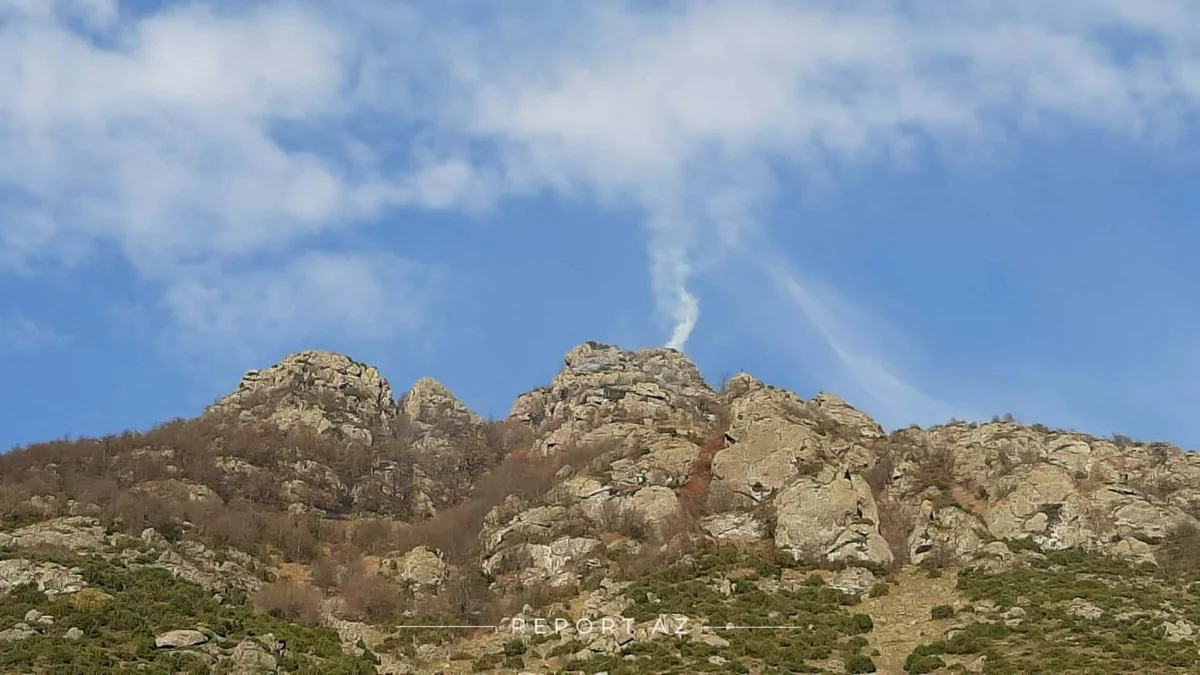 Daşkəsənin atəşə tutulması nəticəsində meşədə başlayan yanğın alovlanıb