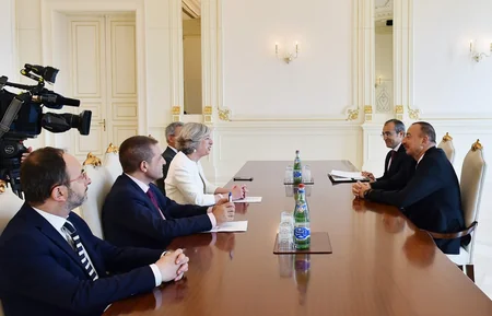Prezident İlham Əliyev İtaliyanın təhsil nazirini qəbul edib