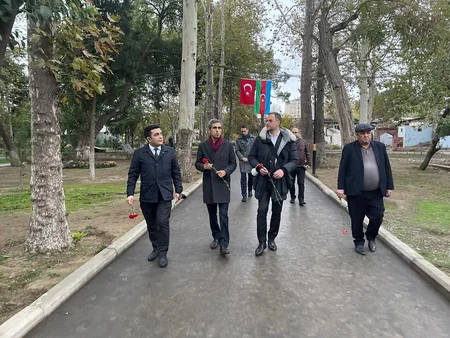 Almaniyadan gələn həkimlər Gəncədə ermənilərin bombaladığı əraziyə baş çəkib