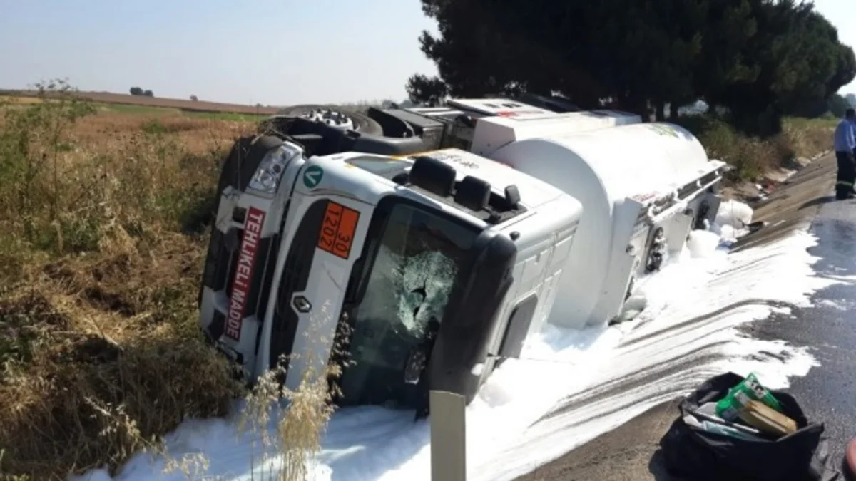 Türkiyədə avtobusla yük avtomobili toqquşub, xeyli sayda yaralı var