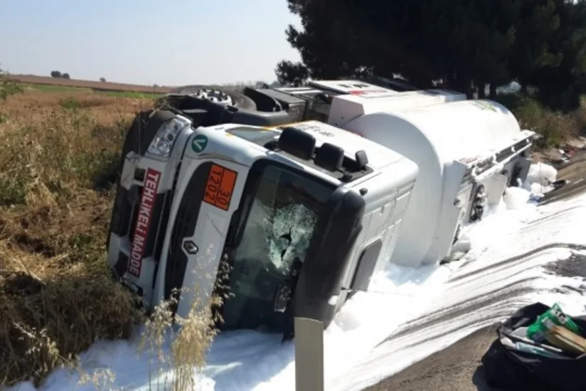 Türkiyədə avtobusla yük avtomobili toqquşub, xeyli sayda yaralı var