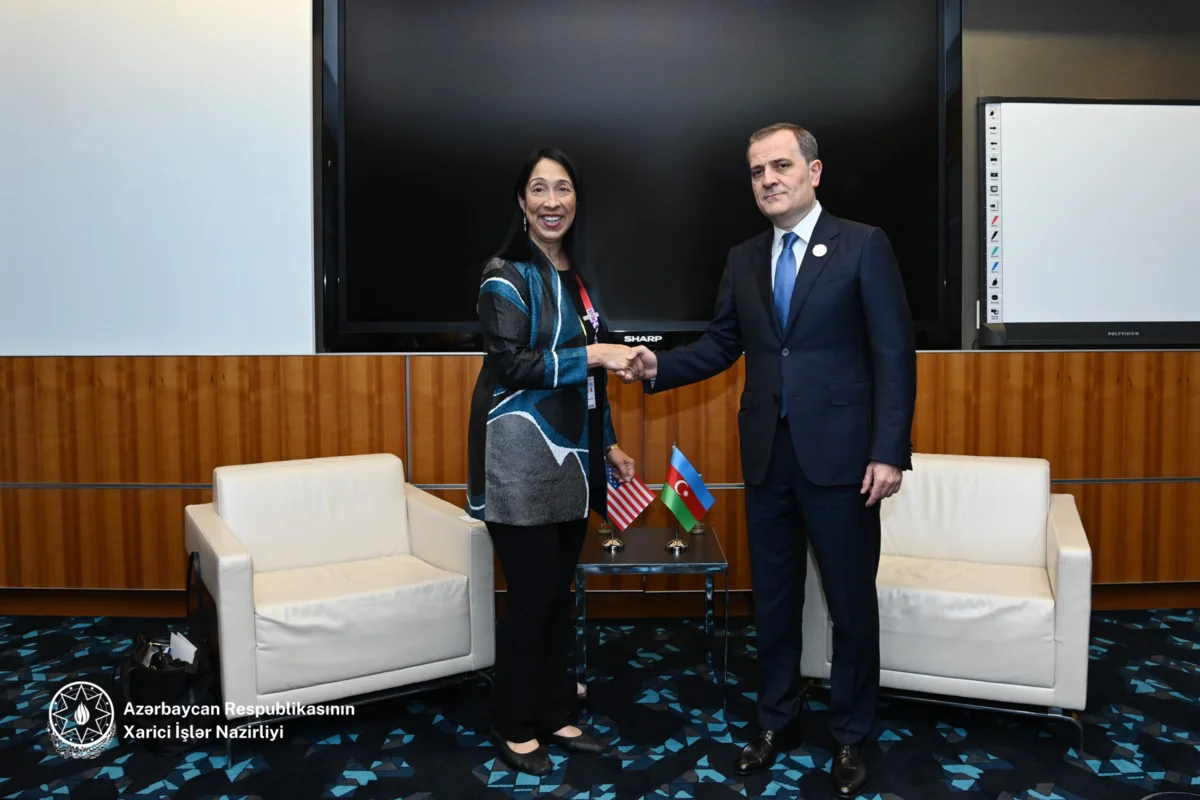 Ceyhun Bayramov ABŞ dövlət katibinin müavininə Qoşulmama Hərəkatının Bakıdakı Zirvə Görüşünün nəticələri barədə məlumat verib