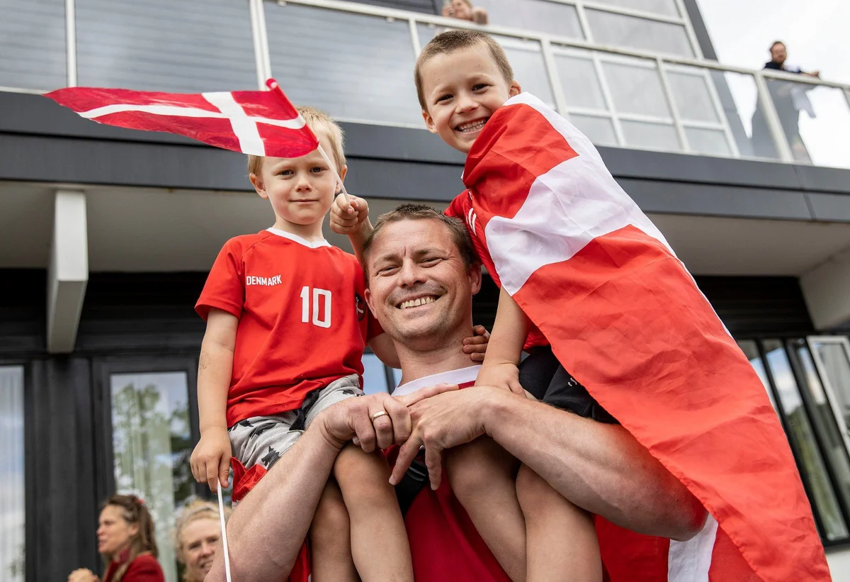 AVRO-2020: Danimarka millisi Bakıya yola düşdü