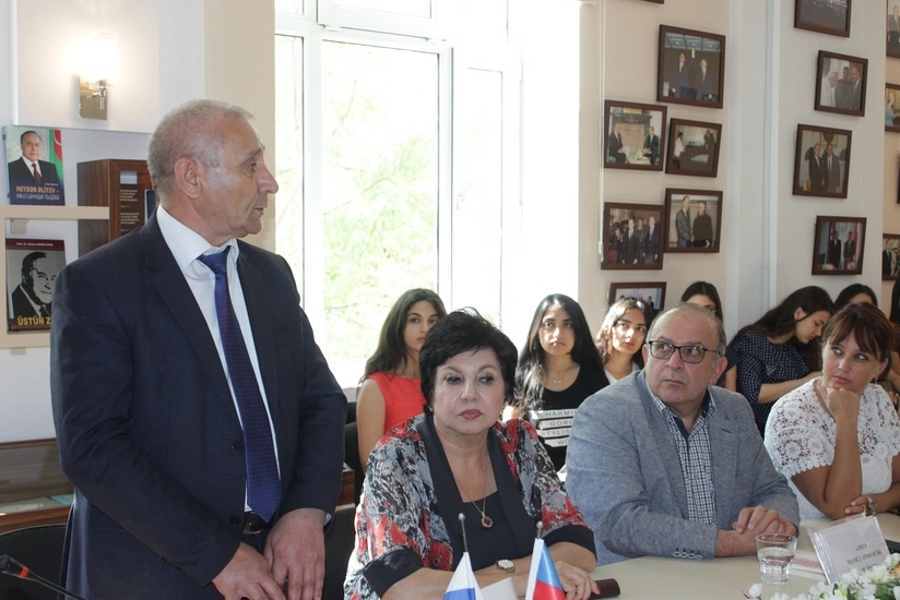 В Баку открылась фотовыставка, посвященная 100-летию Александра Солженицына - ФОТО