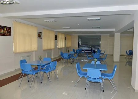 Azərbaycan Prezidenti Bakı Peşə Liseyində həyata keçirilən təmir işlərindən sonrakı vəziyyətlə tanış olub