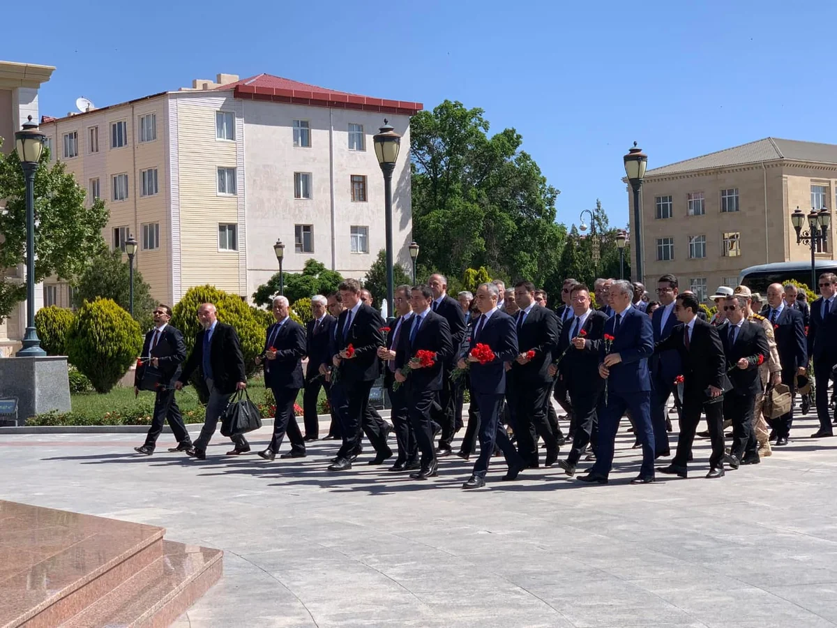 Xarici diplomatlar və hərbi attaşelər Naxçıvana gediblər