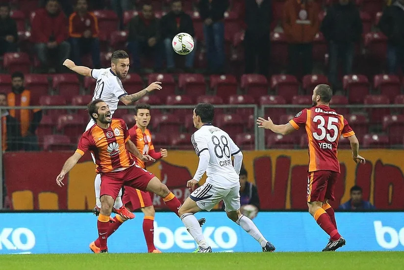 “Qalatasaray” liderliyə yüksəldi