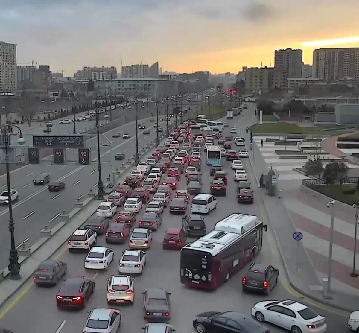 BNA hazırda sıxlıq müşahidə edilən küçə və prospektlərin adlarını açıqlayıb