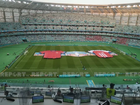 Bakı Olimpiya Stadionunda Kristian Eriksenin forması meydana gətirildi