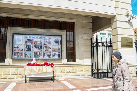 Kemerovoda yanğın zamanı ölənlərin xatirəsi Bakıda anılır - FOTO