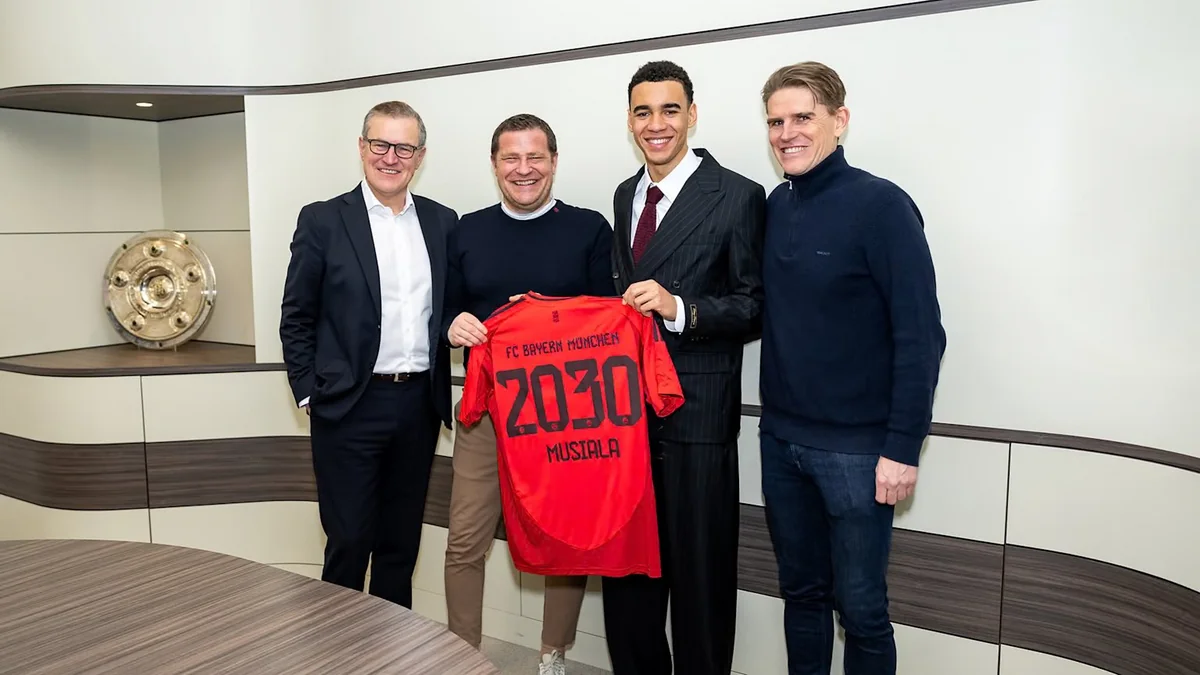 Bavariya futbolçusu ilə müqavilə müddətini uzadıb