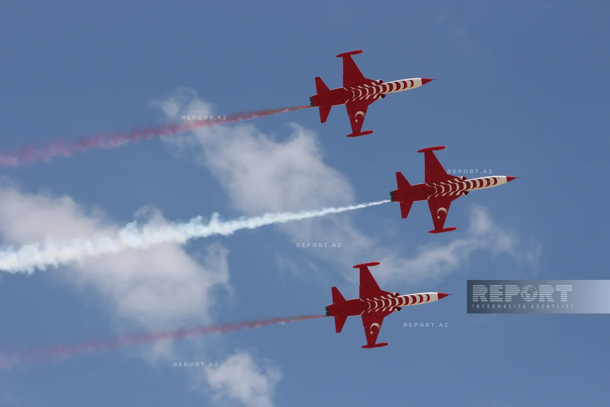 Türk ulduzları aviasiya qrupu Anadolu qartalı-2025də nümunəvi çıxışlar edib